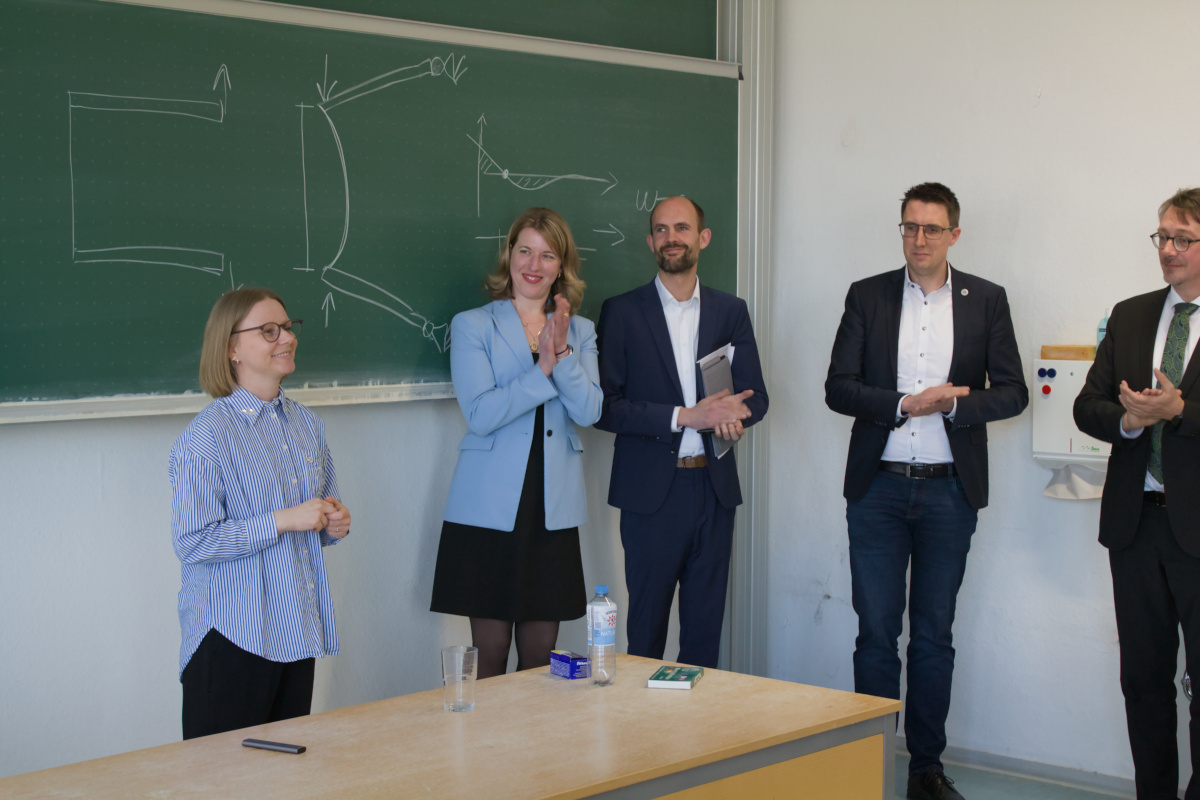 Notenverkündung und Gratulation